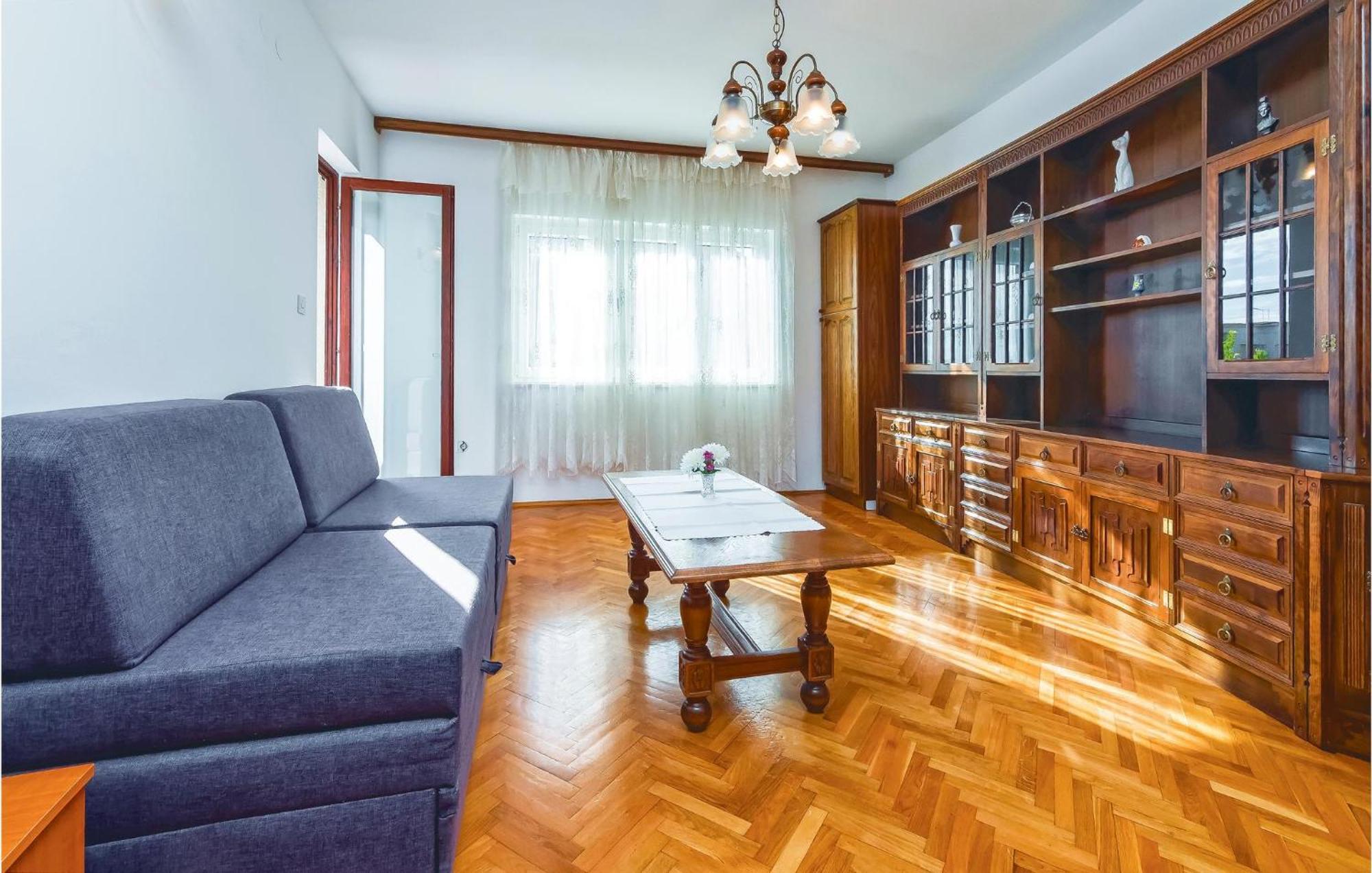 Lovely Apartment In Podstrana With Kitchen Екстер'єр фото