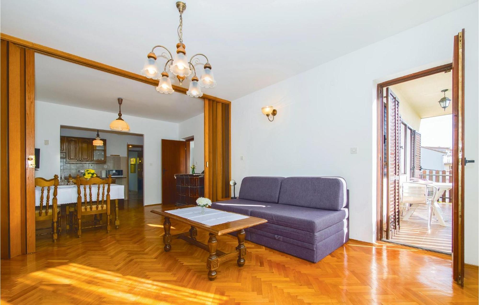 Lovely Apartment In Podstrana With Kitchen Екстер'єр фото